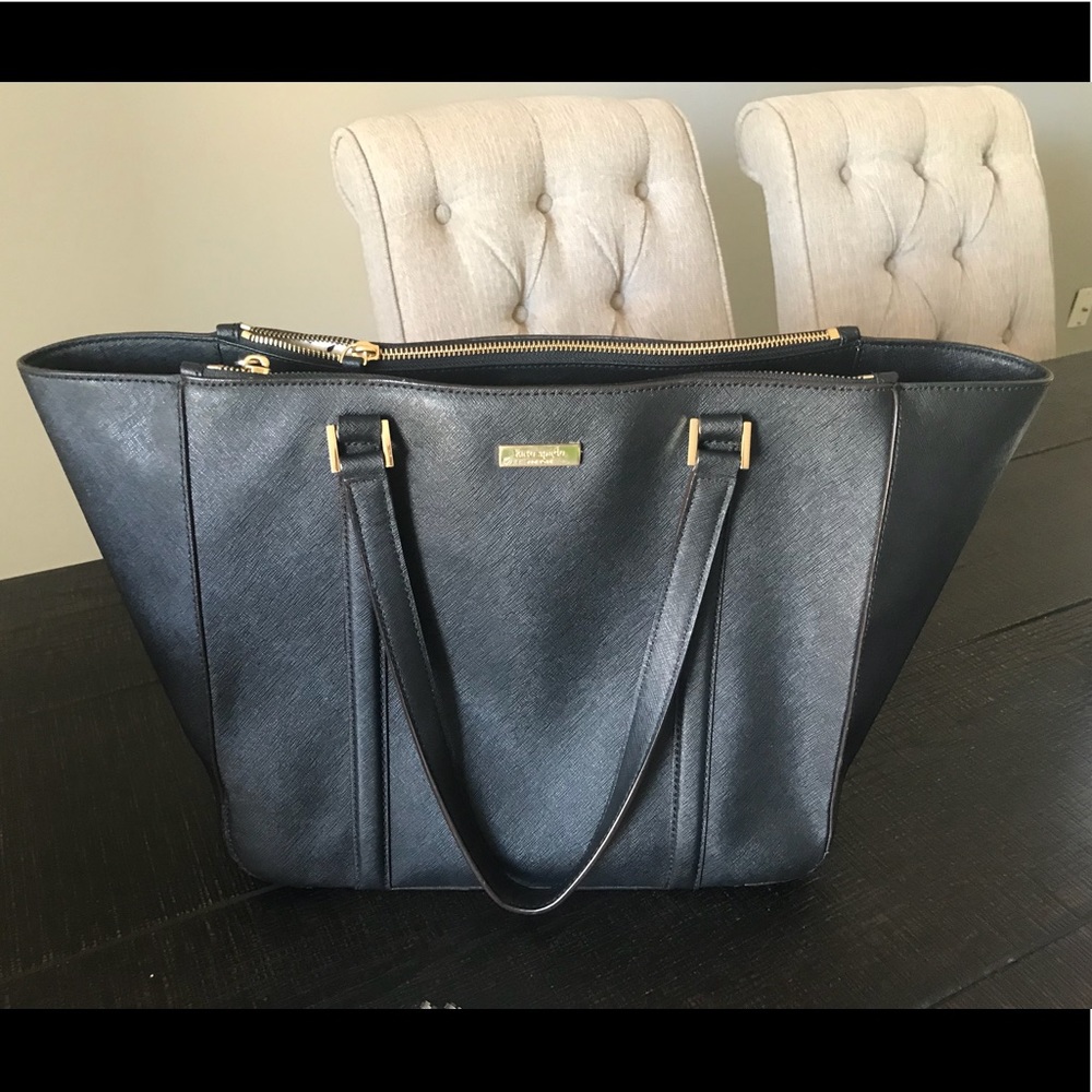 SOLD. Kate spade tote
